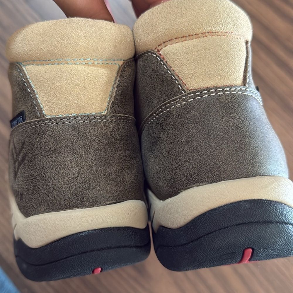 Hawx Women’s Tan and Gray Moccasins - Picture 5 of 9